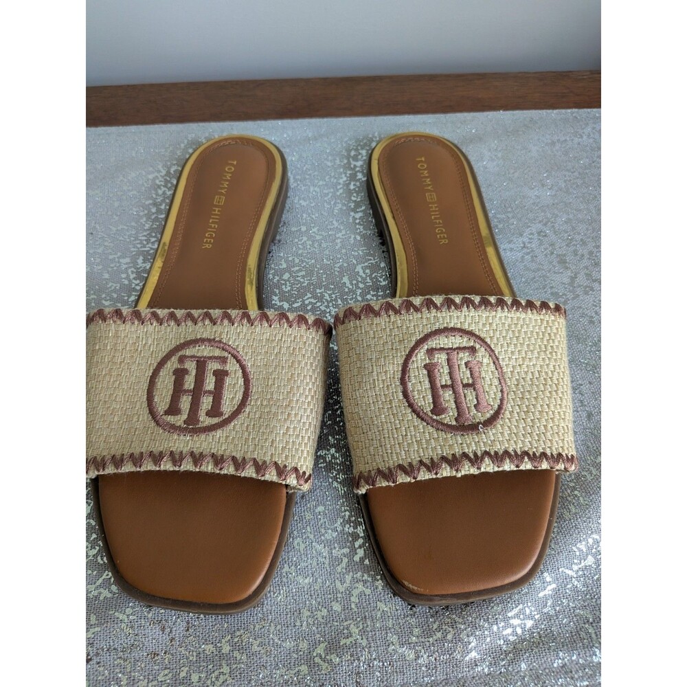 TOMMY HILFIGER Sandals Women 10 Pezley Tan Brown Logo Slides M Burlap Gold Vacay - Picture 2 of 7